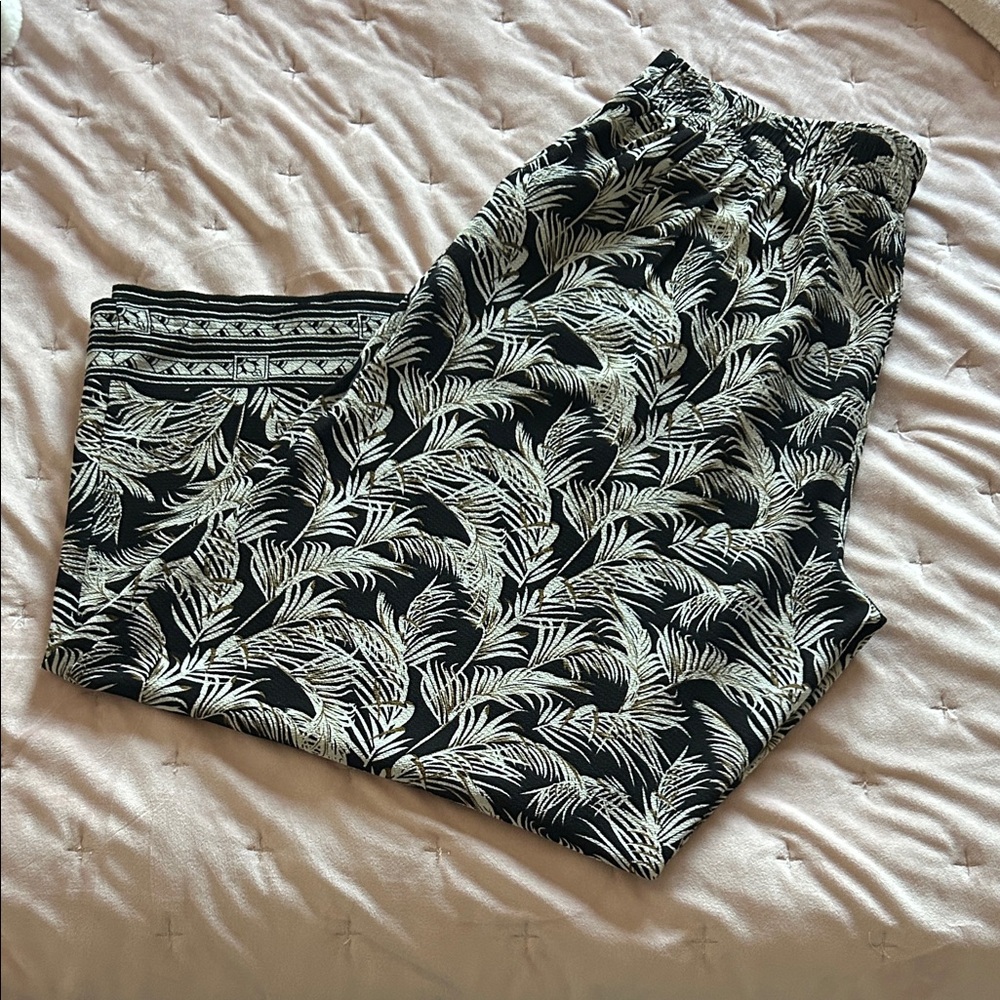 Max Studio Black and Cream Leaf Pattern Pants - image 1